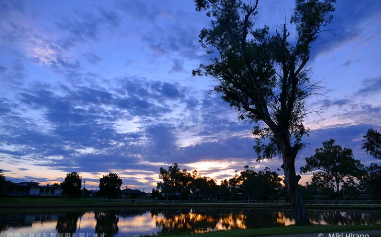 川面に映る景色が美しいフォーブスの夕暮れ